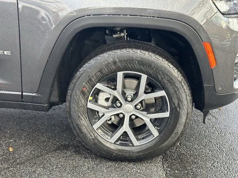 New 2025 Jeep Grand Cherokee Limited w/ Luxury Tech Group II image 12