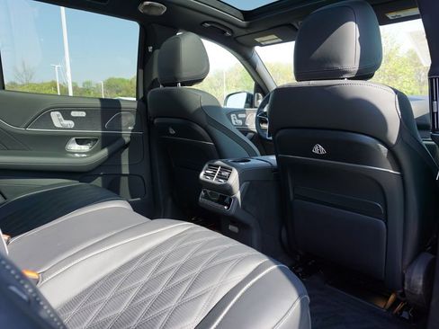Certified 2025 Mercedes-Benz Maybach GLS 600 4MATIC image 53