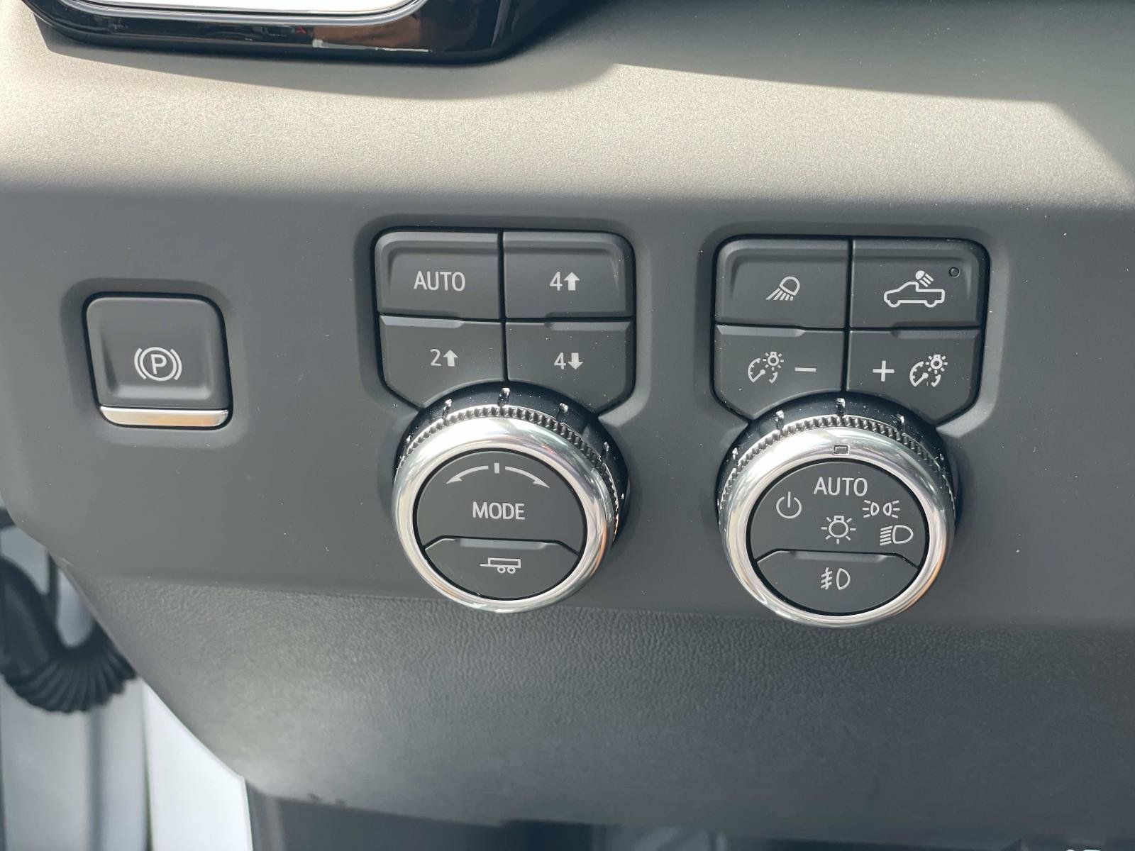 New 2026 GMC Sierra 3500 Denali w/ Denali Reserve Package AWD/4WD image 20