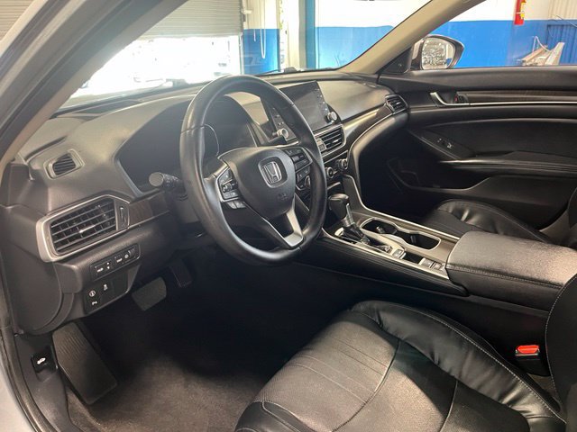 Used 2018 Honda Accord Touring image 23
