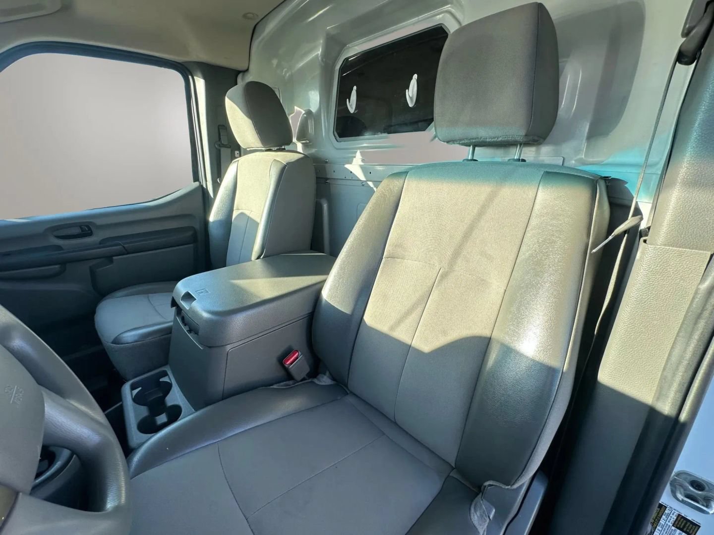 Used 2021 Nissan NV 3500 SV RWD image 12