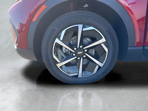 New 2026 Chevrolet Equinox EV LT image 30