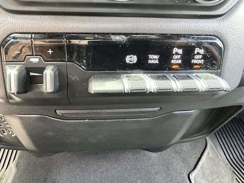 Used 2022 RAM 2500 Big Horn w/ Level 1 Equipment Group image 19