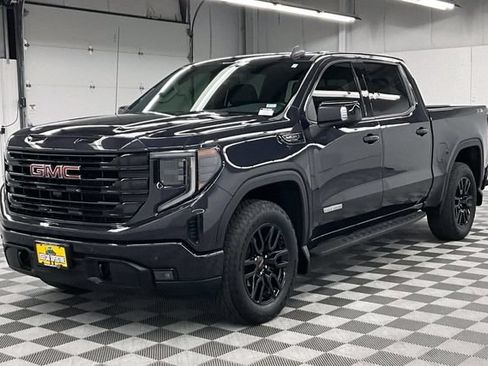 Used 2025 GMC Sierra 1500 Elevation AWD/4WD image 12