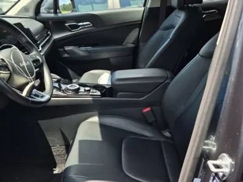 Used 2025 Kia Sportage EX AWD/4WD image 4