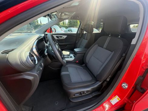 Used 2025 Chevrolet Blazer LT FWD image 38