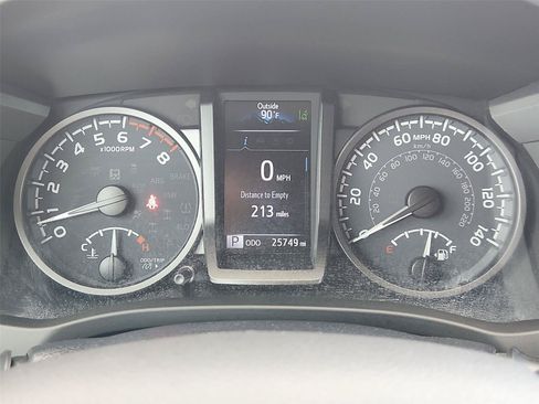 Used 2021 Toyota Tacoma TRD Off-Road w/ Technology Package AWD/4WD image 12