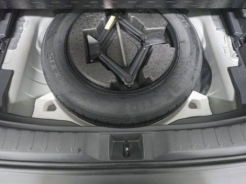 Used 2023 Toyota RAV4 XLE Premium image 27