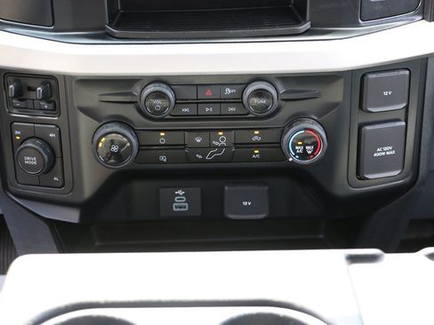 Used 2025 Ford F250 XLT w/ F-250 >10K GVWR Package AWD/4WD image 16
