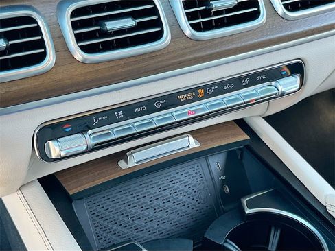 Used 2024 Mercedes-Benz GLE 350 4MATIC image 16