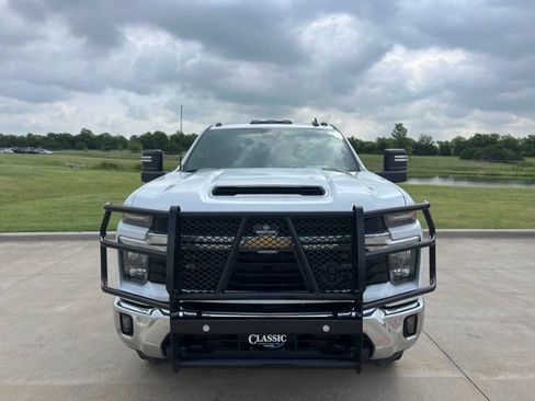 Used 2026 Chevrolet Silverado 3500 LT w/ All Star Edition AWD/4WD image 2