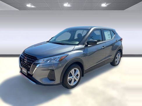 New 2025 Nissan Kicks Play S image 1