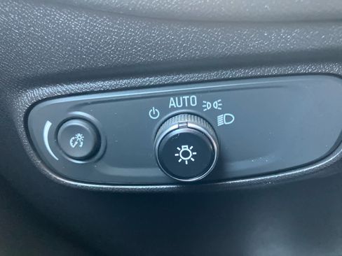 Used 2022 Chevrolet Equinox LS w/ LS Convenience Package FWD image 14