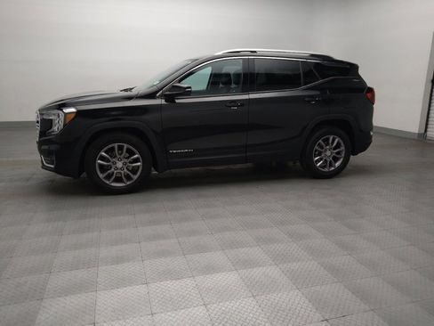 Used 2023 GMC Terrain SLT FWD image 2