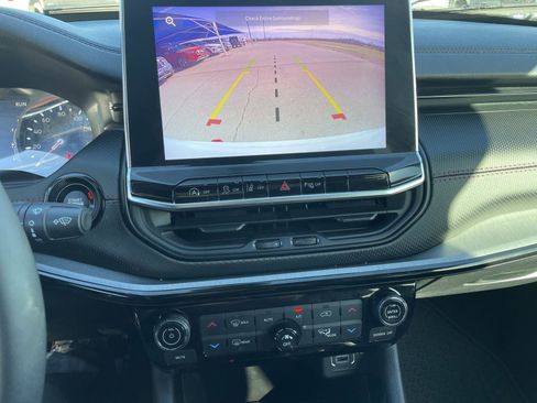 Used 2025 Jeep Compass Trailhawk w/ Trailhawk Convenience Group image 20