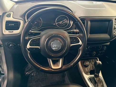 Used 2019 Jeep Compass Latitude w/ Popular Equipment Group AWD/4WD image 18