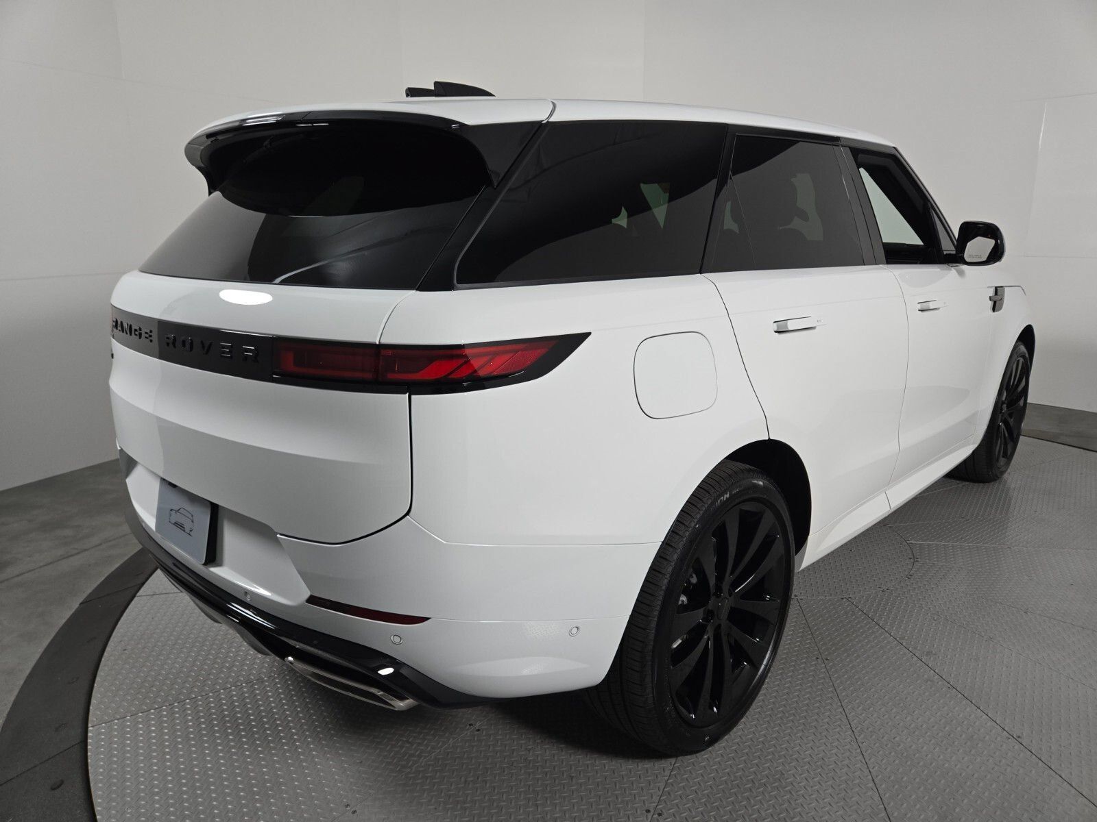 New 2026 Land Rover Range Rover Sport Dynamic SE AWD/4WD image 2