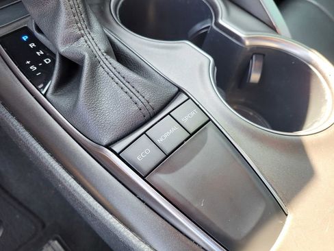 Used 2023 Toyota Camry SE FWD image 17
