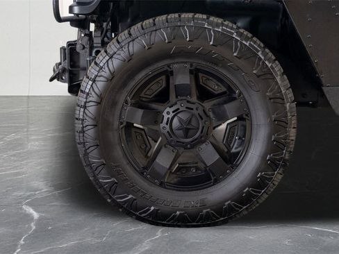 Used 1996 HUMMER H1 4-Door Hard Top image 4