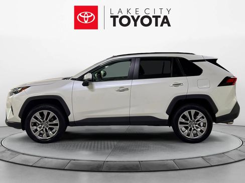 Used 2022 Toyota RAV4 Limited image 3