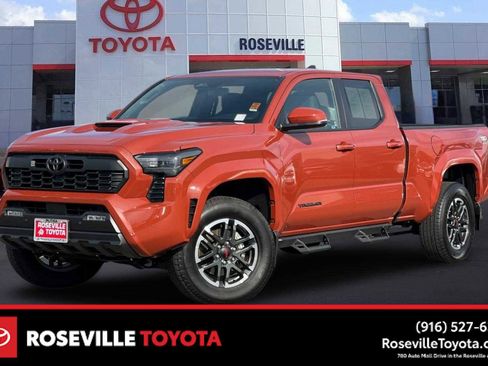 Certified 2025 Toyota Tacoma TRD Sport image 1