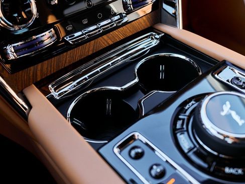 Used 2025 Rolls-Royce Cullinan image 80