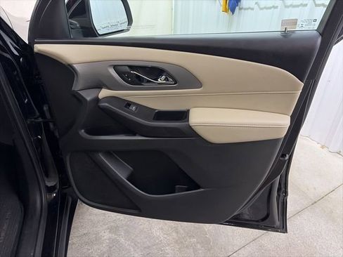 Used 2023 Chevrolet Traverse LS AWD/4WD image 34
