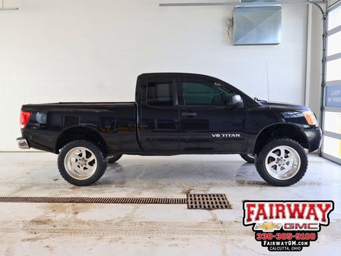 Used 2010 Nissan Titan SE w/ SE Value Truck Pkg image 1