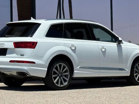 Used 2018 Audi Q7 3.0T Premium Plus w/ Premium Plus Package AWD/4WD image 12