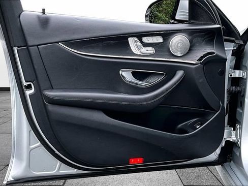 Certified 2019 Mercedes-Benz E 300 4MATIC image 23