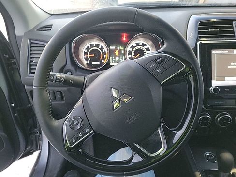 Used 2025 Mitsubishi Outlander Sport SE image 9