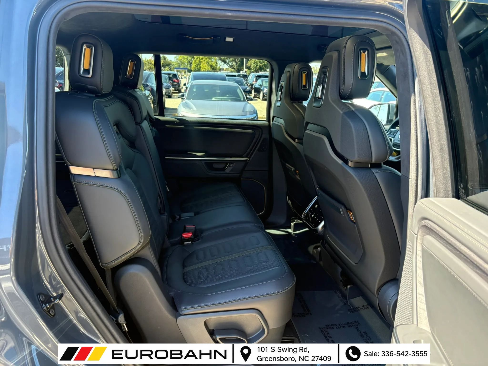 Used 2025 Rivian R1S Adventure Dual AWD/4WD image 13