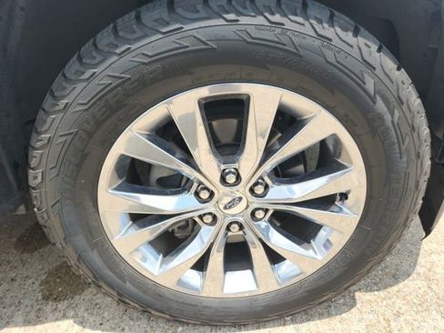 Used 2019 Ford F150 XLT w/ Equipment Group 302A Luxury RWD image 13