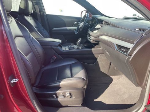 Used 2019 Cadillac XT4 Premium Luxury image 16