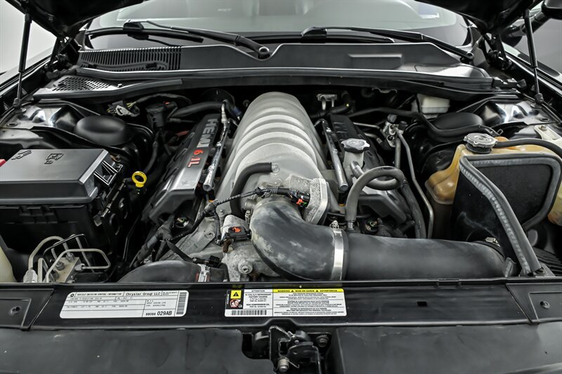 Used 2010 Dodge Challenger SRT8 RWD image 12