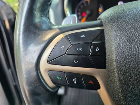 Used 2017 Jeep Grand Cherokee Laredo w/ Quick Order Package 23E AWD/4WD image 24
