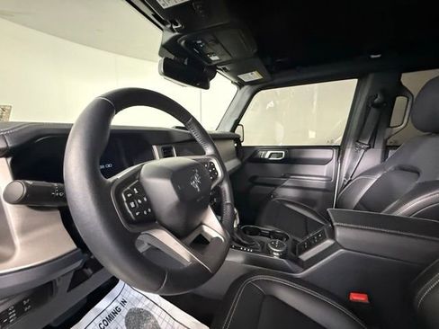 Used 2025 Ford Bronco Outer Banks AWD/4WD image 6