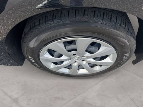 Used 2023 Toyota Corolla LE w/ Carpet Mat Package (TMS) FWD image 14