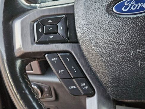 Used 2018 Ford Expedition Platinum RWD image 24