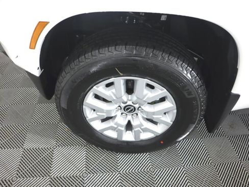 Certified 2024 Nissan Frontier SV w/ SV Convenience Package image 12