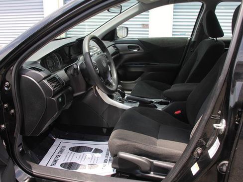 Used 2013 Honda Accord LX image 19