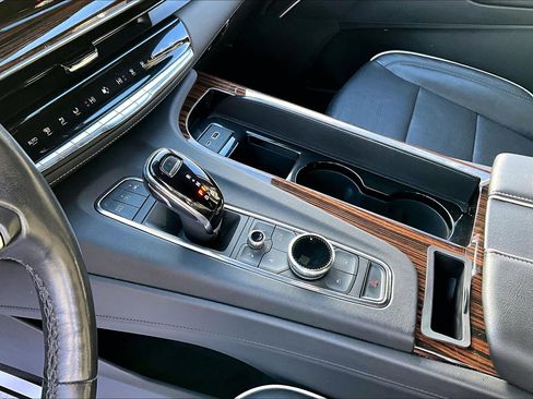 Used 2023 Cadillac Escalade ESV Premium Luxury image 15