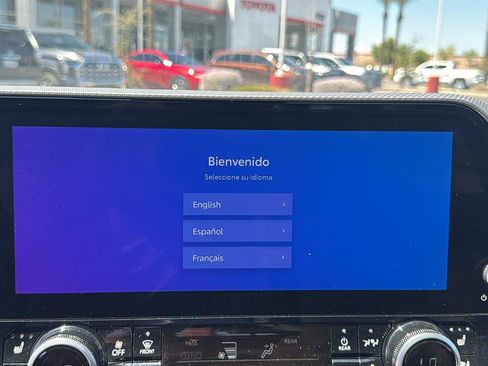 Used 2024 Toyota Highlander Platinum FWD image 20