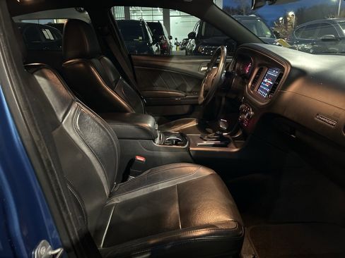 Used 2020 Dodge Charger SXT w/ Plus Group image 31