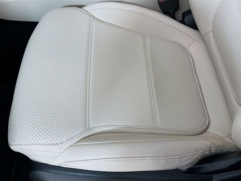 Certified 2024 Mercedes-Benz GLC 300 4MATIC image 19