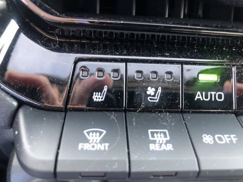 Used 2025 Toyota Land Cruiser image 16