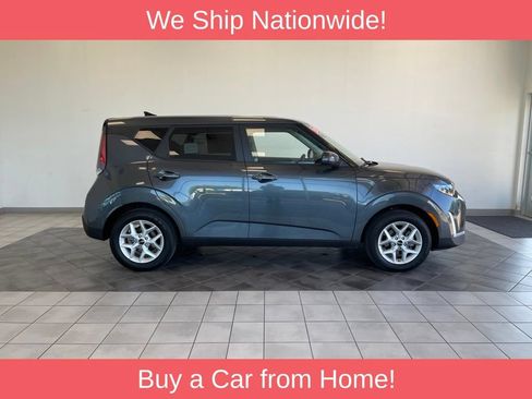 Used 2025 Kia Soul FWD image 4