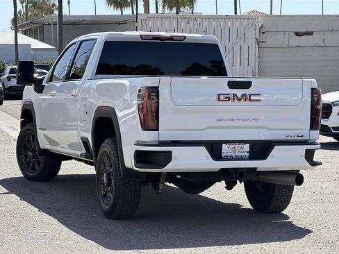 Used 2025 GMC Sierra 2500 AT4 AWD/4WD image 6