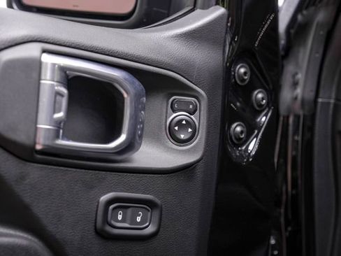 Used 2024 Jeep Wrangler Unlimited Rubicon w/ Technology Group image 59