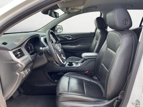 Used 2023 GMC Acadia SLT FWD image 10